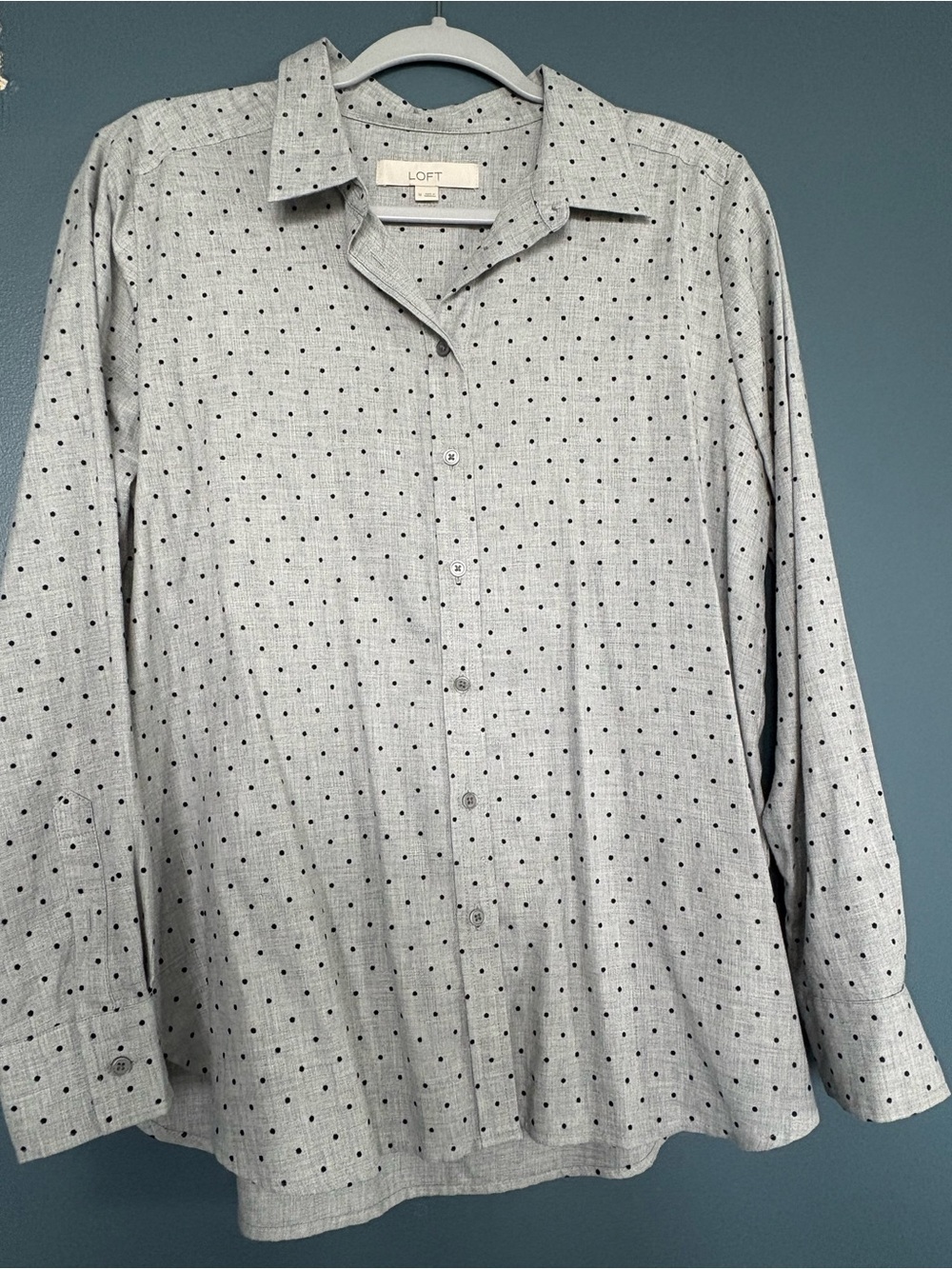 LOFT Light Gray Button-Up Shirt with Black Polka Dots